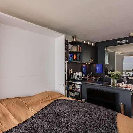 En Front De Avec Piscine Et Wi-fi à - Fr-1-3-621 Biarritz